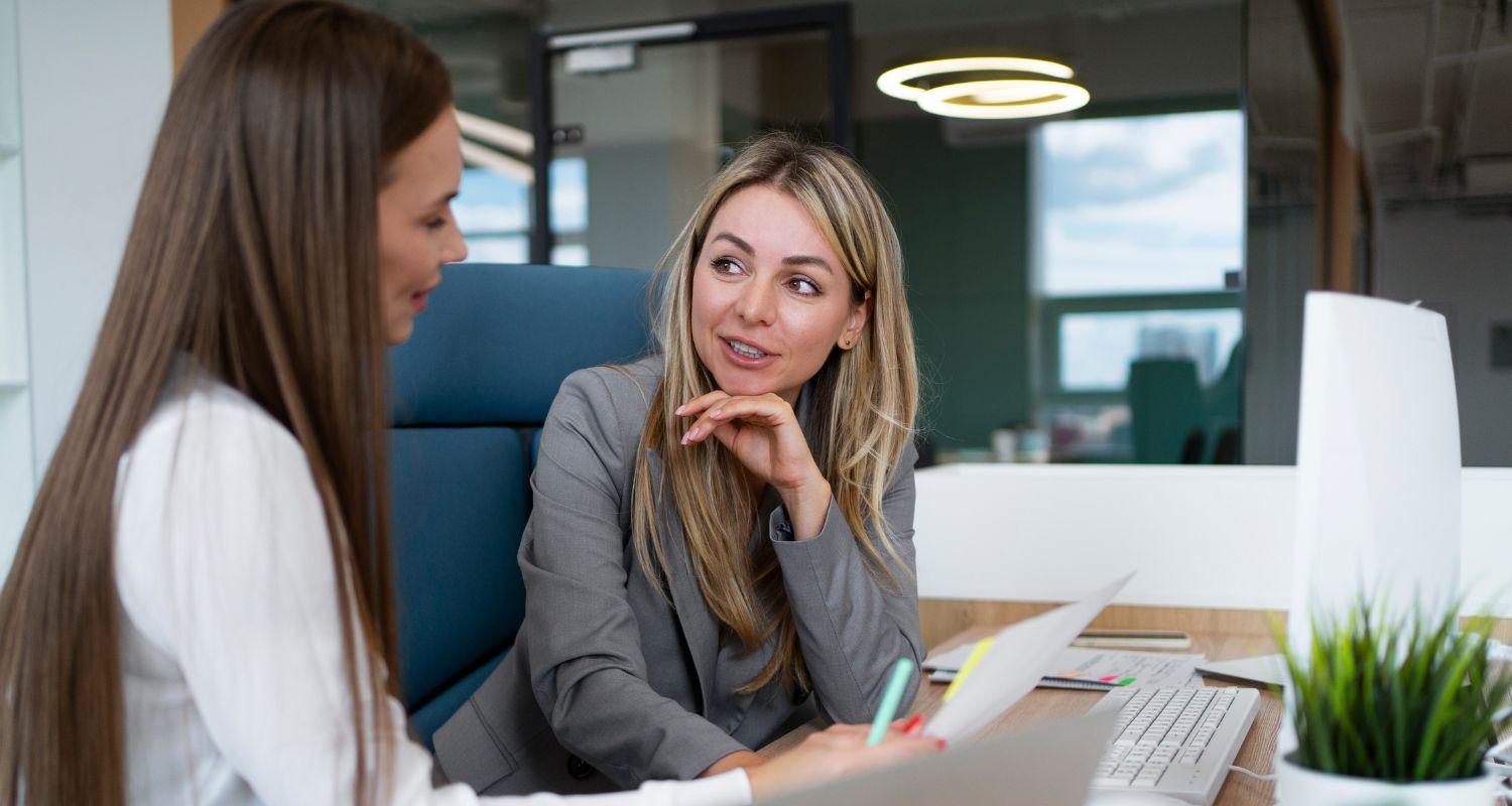Zakaj samostojni podjetnik potrebuje pravno svetovanje že pred prvim računom
